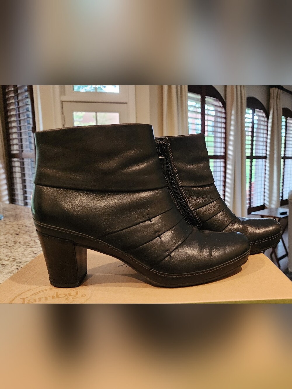 Clark's Womens' Black Boots SIZE 7.5